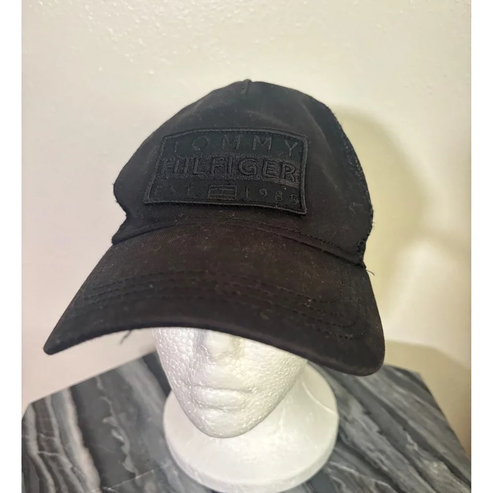 Tommy Hilfiger Mens‎ Black Baseball Hat Embroidered Logo Snapback Cap Est 1985
